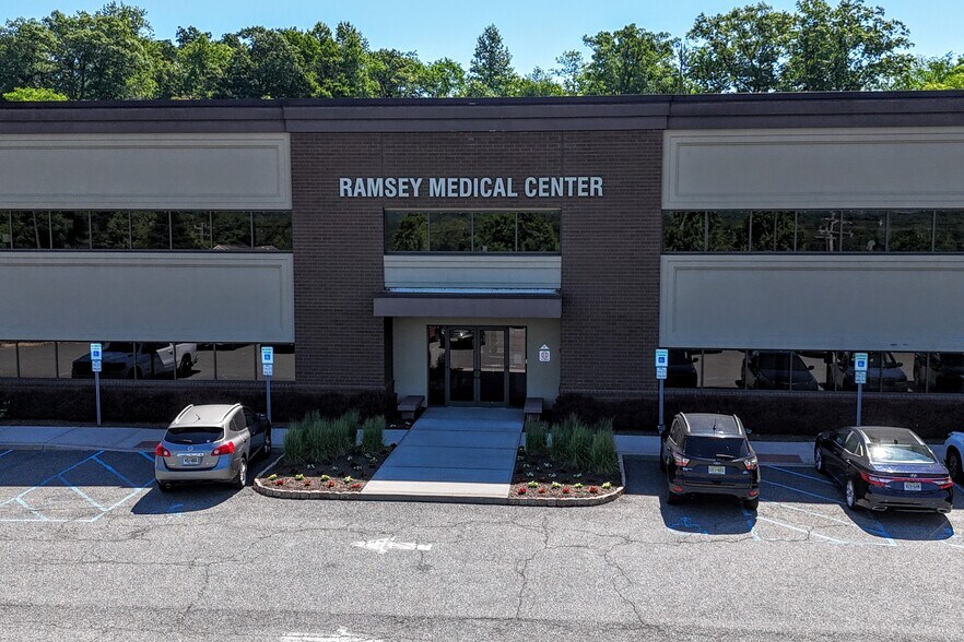 More Photos Of 470 Franklin Tpke, Ramsey Medical For Lease