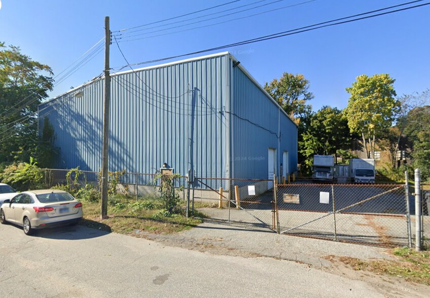 Primary Photo Of 16 Elm St, New London Warehouse For Lease