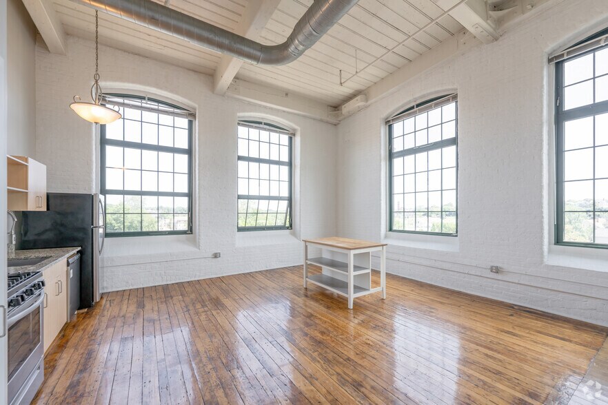 More Photos Of 166 Valley St, Providence Apartments For Sale