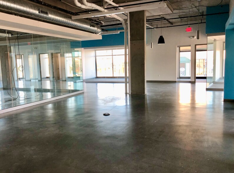 More Photos Of 5951 NW 63rd St, Kansas City Apartments For Lease