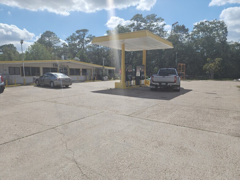 More Photos Of 9618 FM 1462 Rd, Alvin Convenience Store For Sale