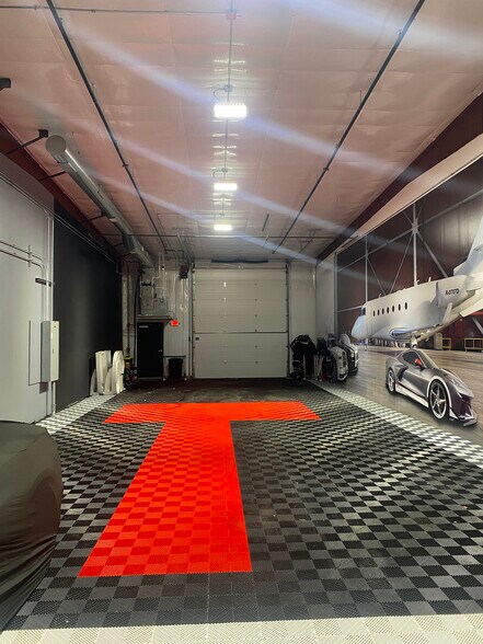 More Photos Of 70 Stonehill Rd, Oswego Warehouse For Lease