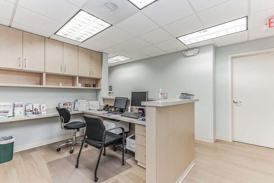 More Photos Of 131 Elden St, Herndon Medical For Sale