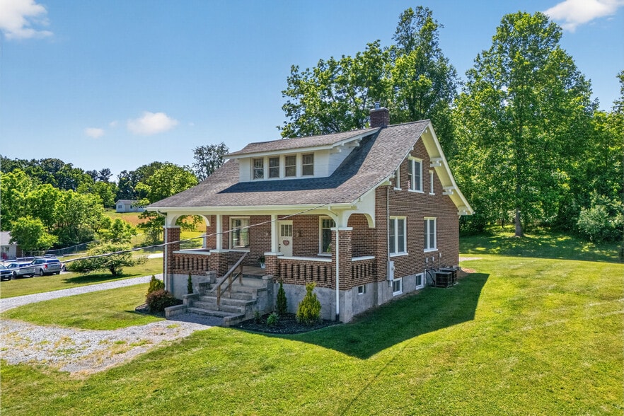 Primary Photo Of 132 Christiansburg Pike NE, Floyd Flex For Sale