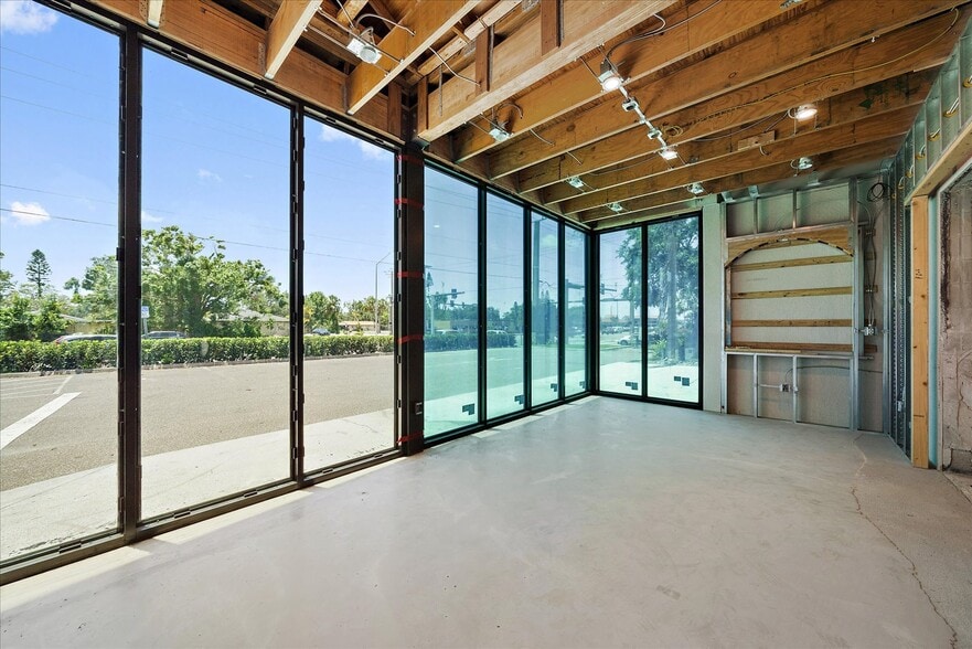 More Photos Of 2407 Bee Ridge Rd, Sarasota Restaurant For Sale