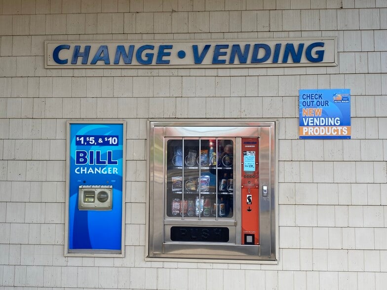 More Photos Of 690 Boswell Ave, Norwich Carwash For Sale