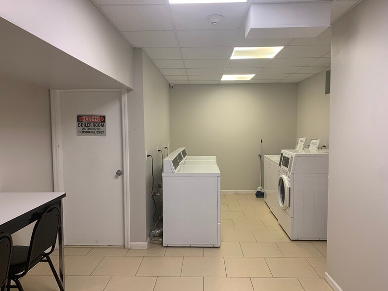 More Photos Of 641 Lincoln Ave, Orange Apartments For Sale