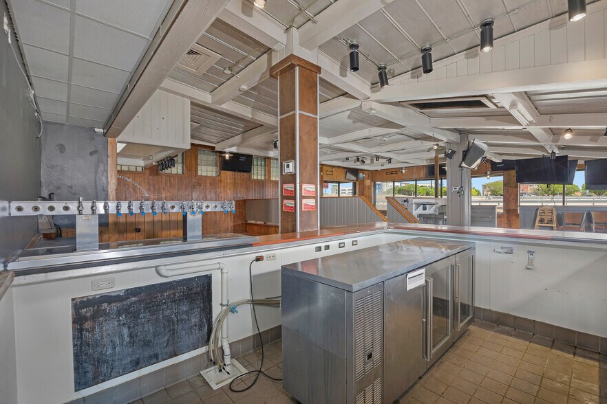 More Photos Of 8101 W I-40, Amarillo Restaurant For Lease