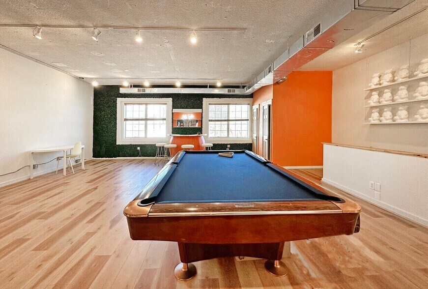 More Photos Of 106 W Jefferson St, Falls Church Flex For Sale