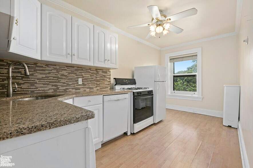 More Photos Of 28 8th Ave, Brooklyn Apartments For Sale