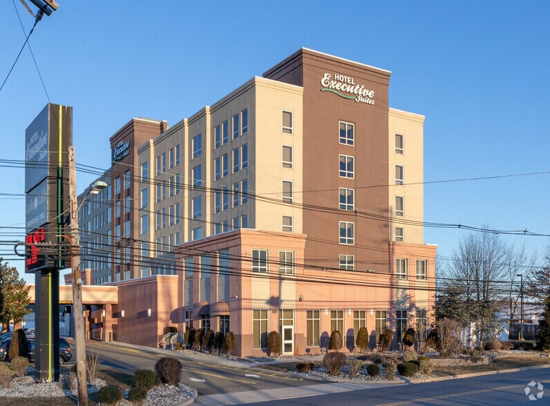 More Photos Of 30 Minue St, Carteret Hotel For Lease