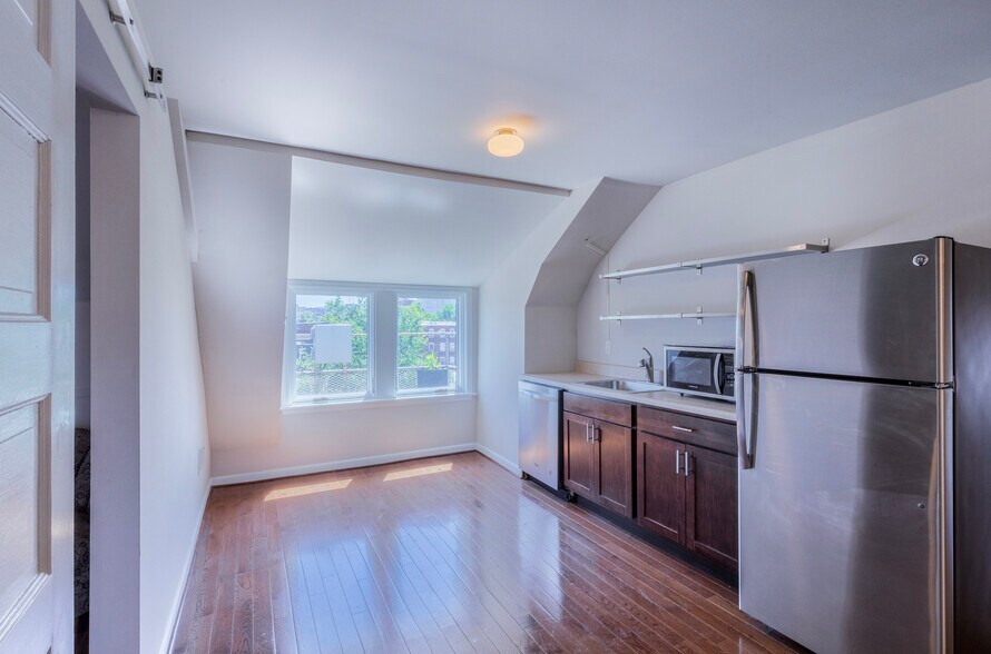 More Photos Of 449 N Euclid Ave, Saint Louis Office For Lease