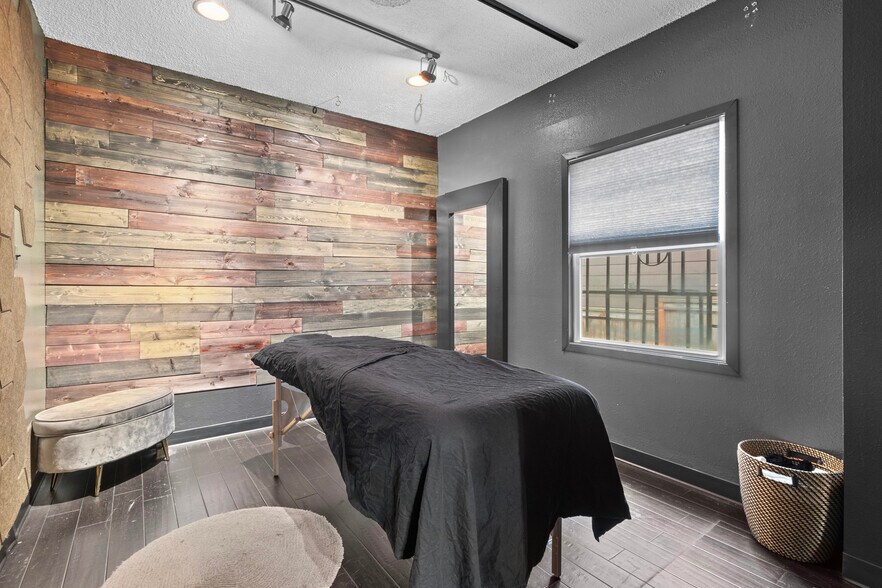 More Photos Of 5130 N Lombard St, Portland Freestanding For Sale