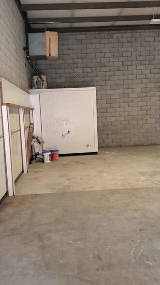 More Photos Of 3106 W Lincoln St, Phoenix Warehouse For Lease