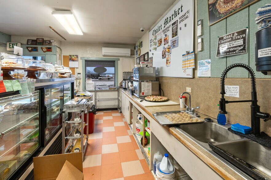 More Photos Of 6410 Jackrabbit Ln, Belgrade Storefront For Sale