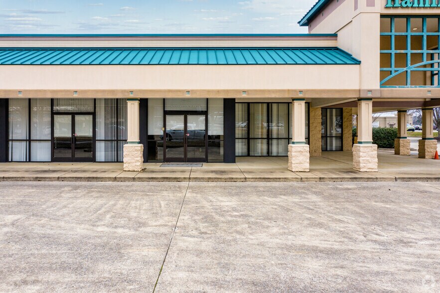 More Photos Of 7625 Hamilton Park Dr, Chattanooga Unknown For Lease