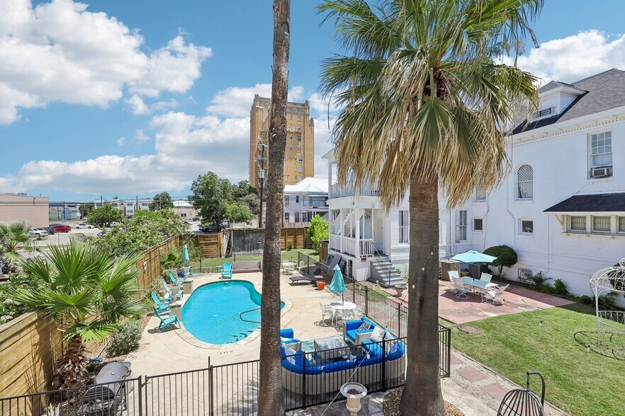 More Photos Of 421 Howard St, San Antonio Hospitality For Sale