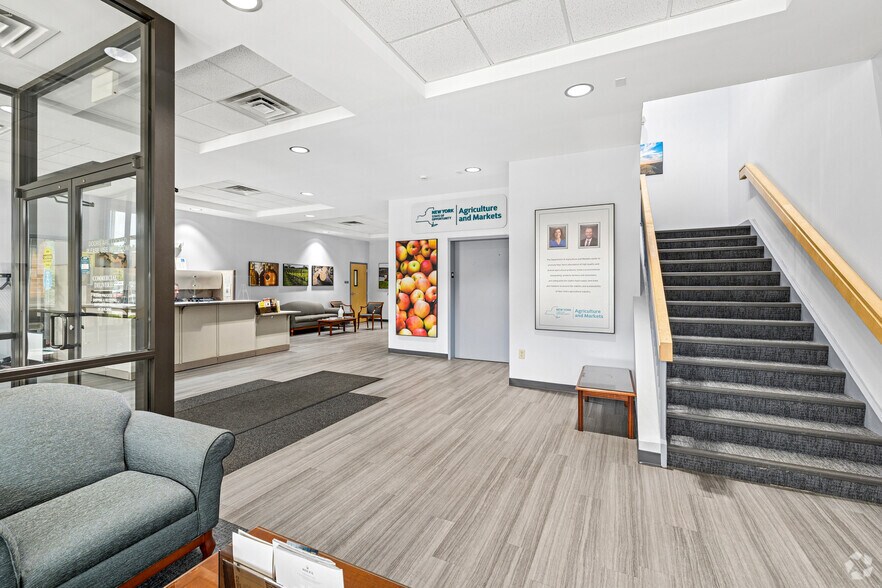 More Photos Of 10B Airline Dr, Albany Office For Sale