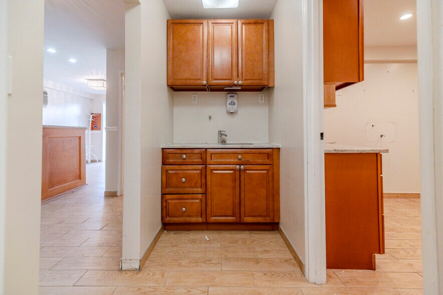 More Photos Of 3232 Francis Lewis Blvd, Flushing General Retail For Lease