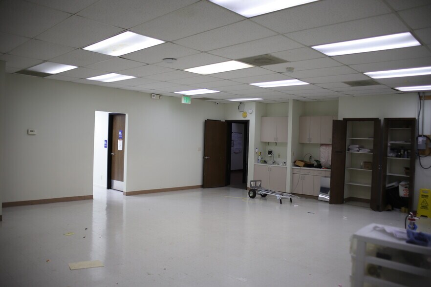 More Photos Of 3350 Scott Blvd, Santa Clara Warehouse For Lease