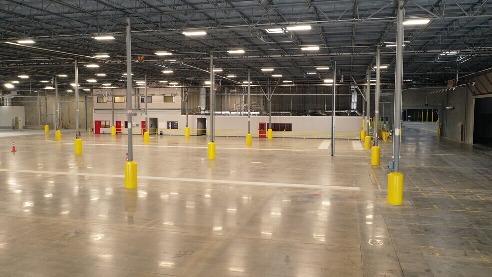 More Photos Of 3405 Roy Orr Blvd, Grand Prairie Warehouse For Lease