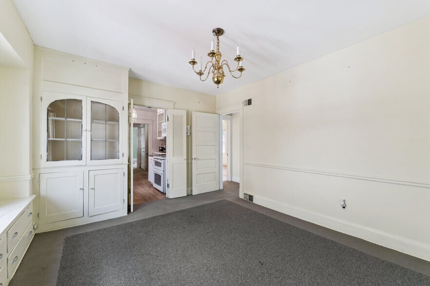 More Photos Of 12610 Larchmere Blvd, Cleveland General Retail For Sale