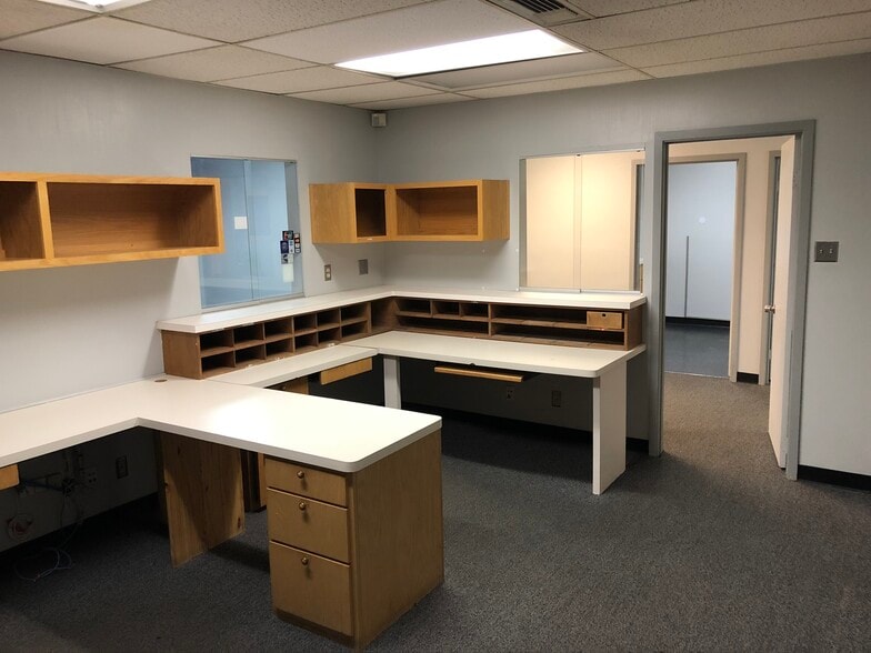 More Photos Of 2201-2205 19th St, Bakersfield Medical For Sale