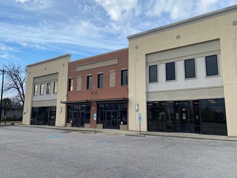 More Photos Of 150 Rowan St, Fayetteville Office For Sale