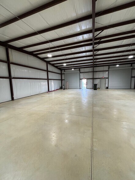 More Photos Of 3005 Wyndham Industrial Dr, Opelika Light Distribution For Lease