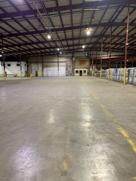 More Photos Of 232 S Industrial Blvd, Calhoun Distribution For Lease