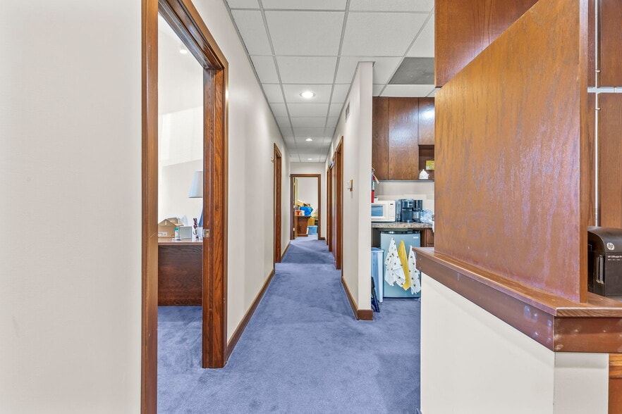 More Photos Of 73 E Wilson Bridge Rd, Worthington Office For Sale