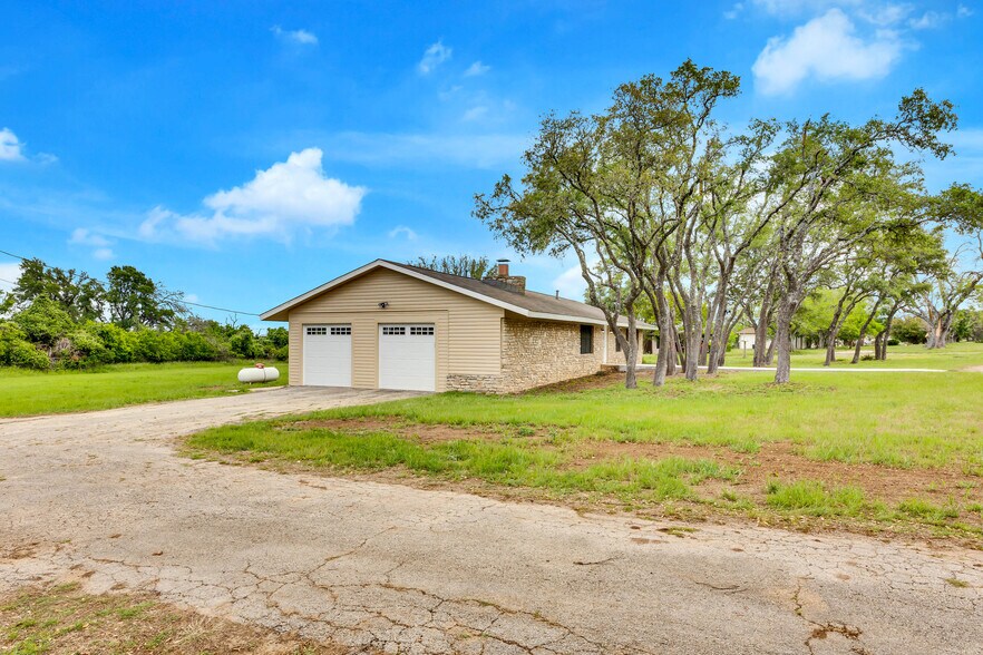 More Photos Of 101 Retha Dr, Dripping Springs Specialty For Sale