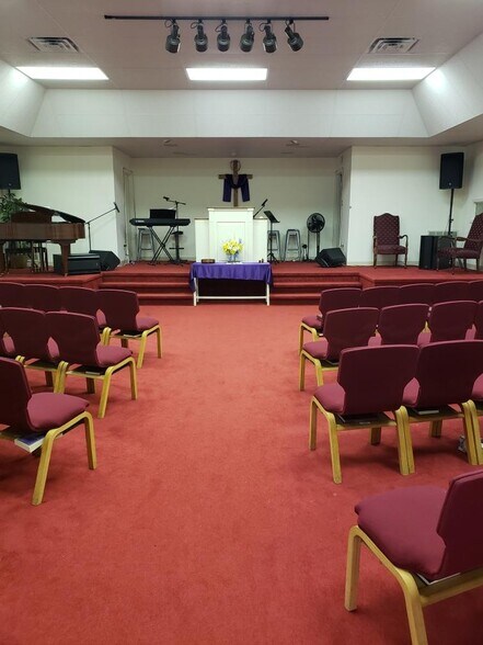 More Photos Of 1325 Shady Grove Rd, Williston Religious Facility For Sale