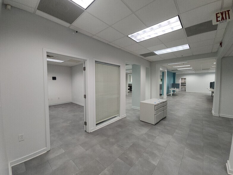 More Photos Of 333 1st St N, Jacksonville Beach Office For Lease