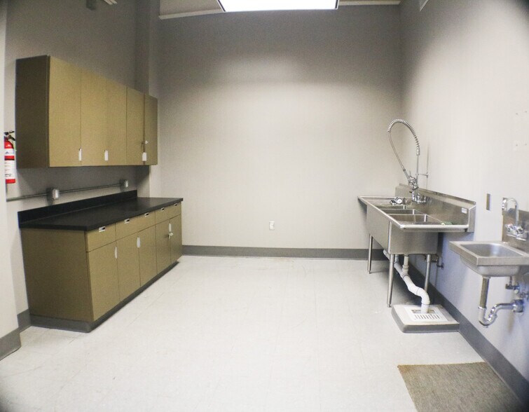 More Photos Of 1001 N Broadway Ave, Oklahoma City Office For Lease