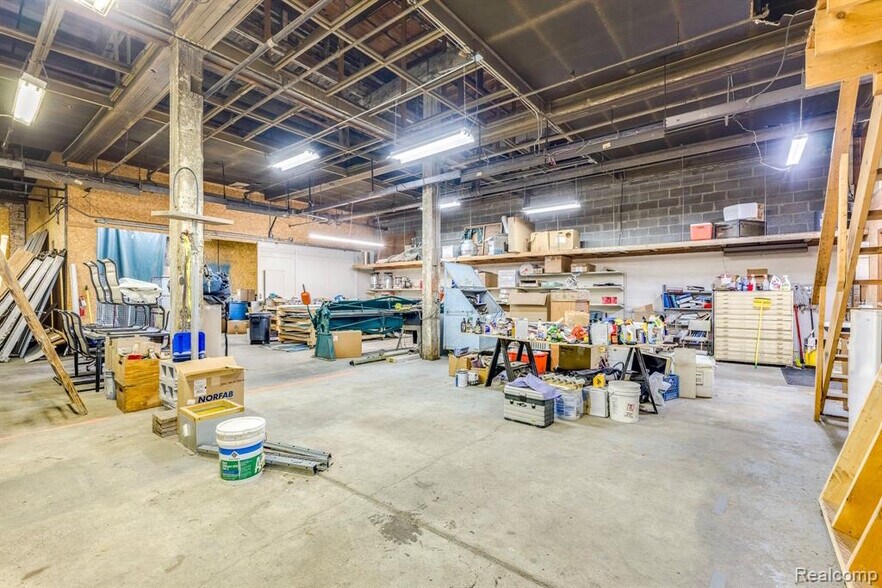More Photos Of 1121 4th St, Port Huron Warehouse For Lease