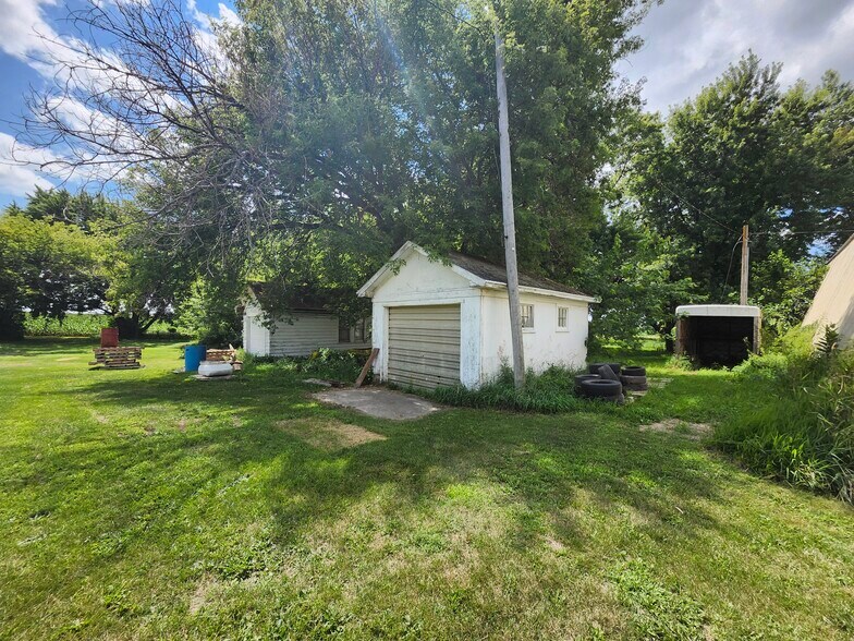 More Photos Of 17069 400th St, Leland Contractor Storage Yard For Sale