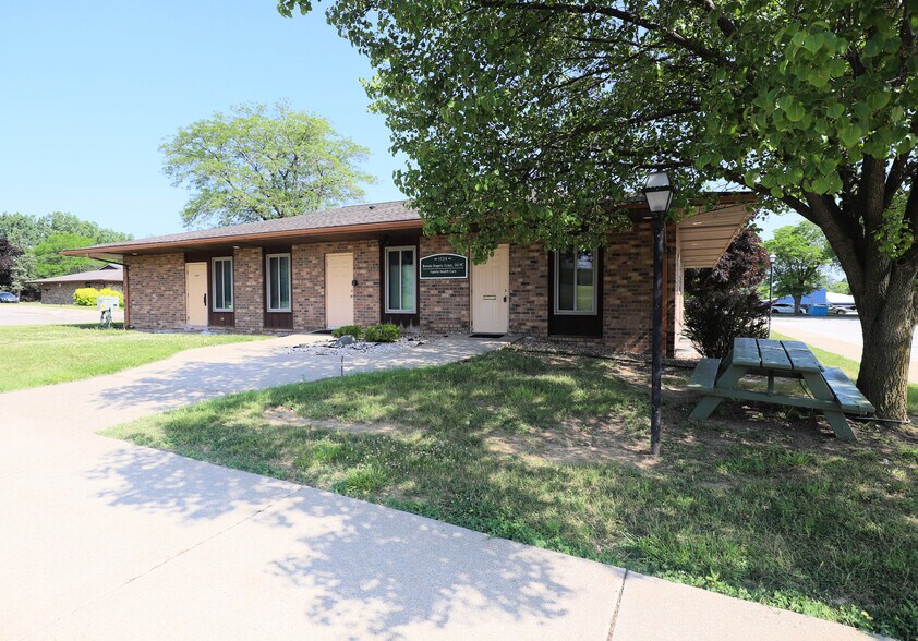 More Photos Of 1134 S Linden Rd, Flint Medical For Sale