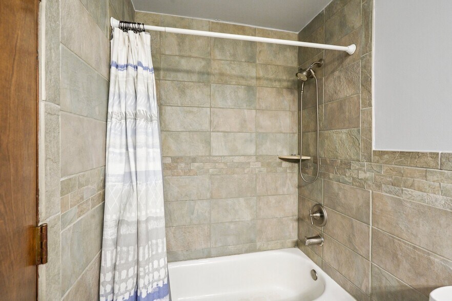 More Photos Of 65 Grand Central Ave, Lavallette Storefront Retail Residential For Sale