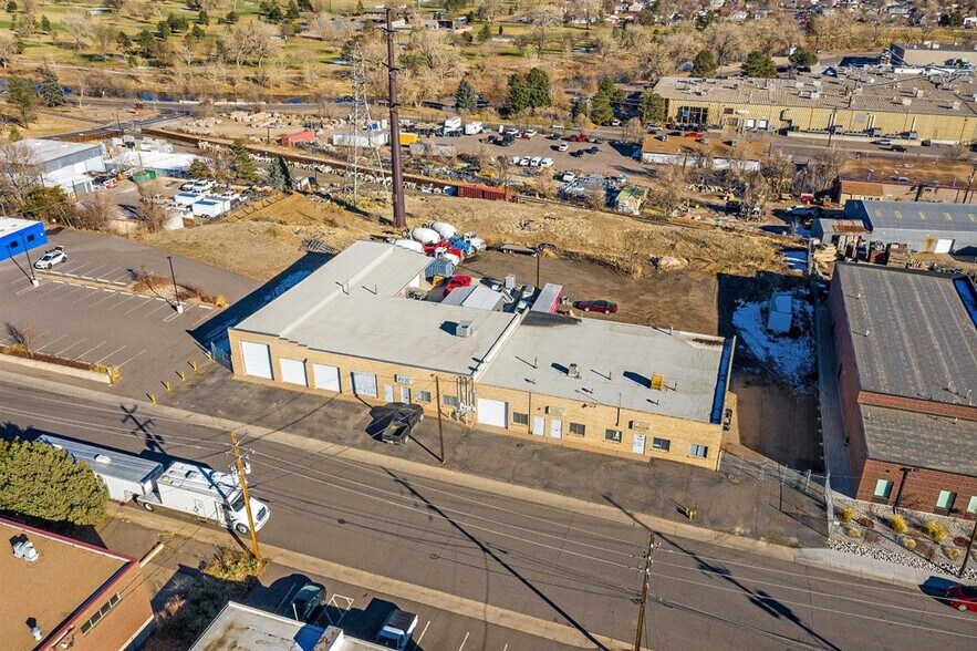 More Photos Of 1996 S Navajo St, Denver Warehouse For Lease