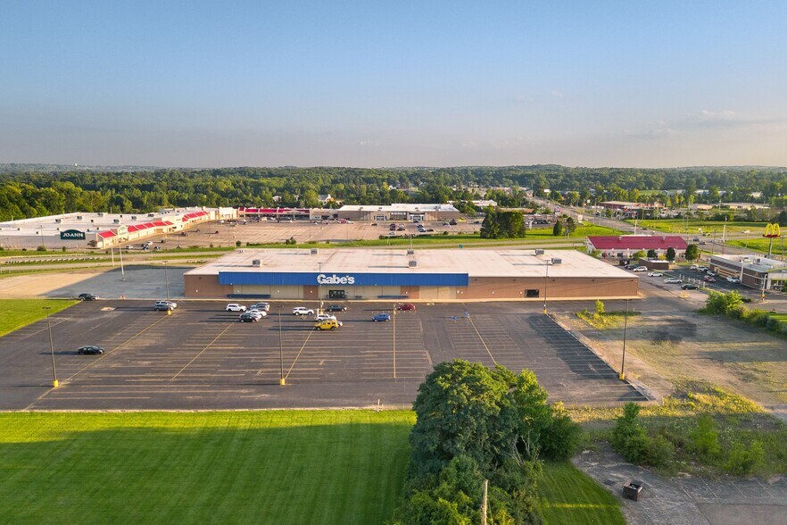 More Photos Of 2063 W 4th St, Mansfield Freestanding For Lease