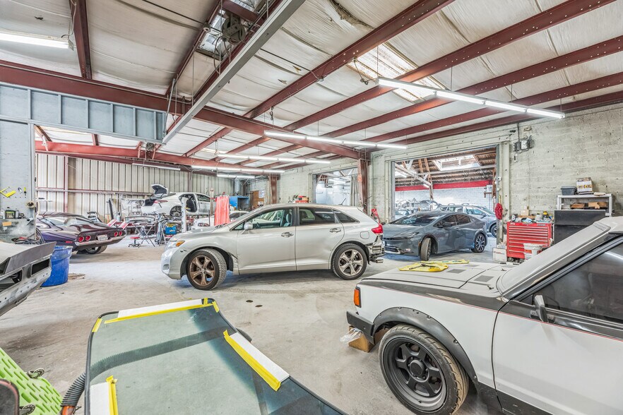 More Photos Of 6009-6017 International Blvd, Oakland Auto Repair For Sale