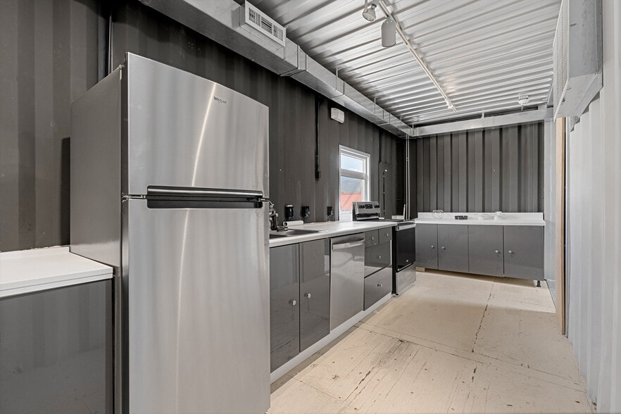 More Photos Of 1226 Flagman Way, Santa Fe Office For Sale