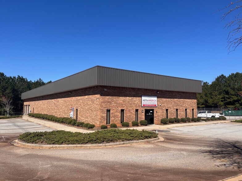 Primary Photo Of 500 Marksmen Ct, Fayetteville Manufacturing For Sale