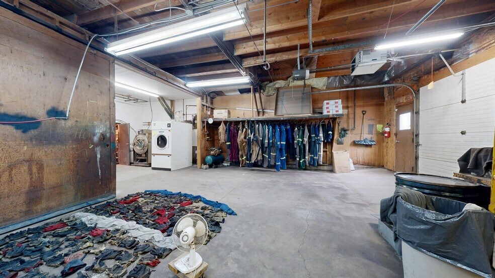 More Photos Of 4707 50 st, Stettler Service For Sale