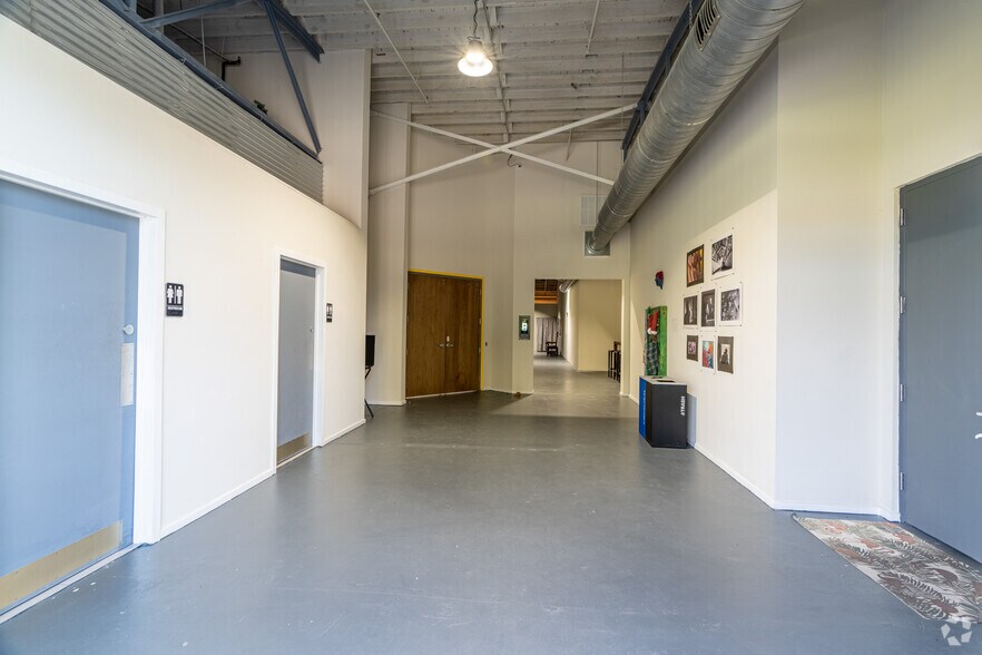 More Photos Of 616-620 NW 2nd Ave, Fort Lauderdale Showroom For Lease