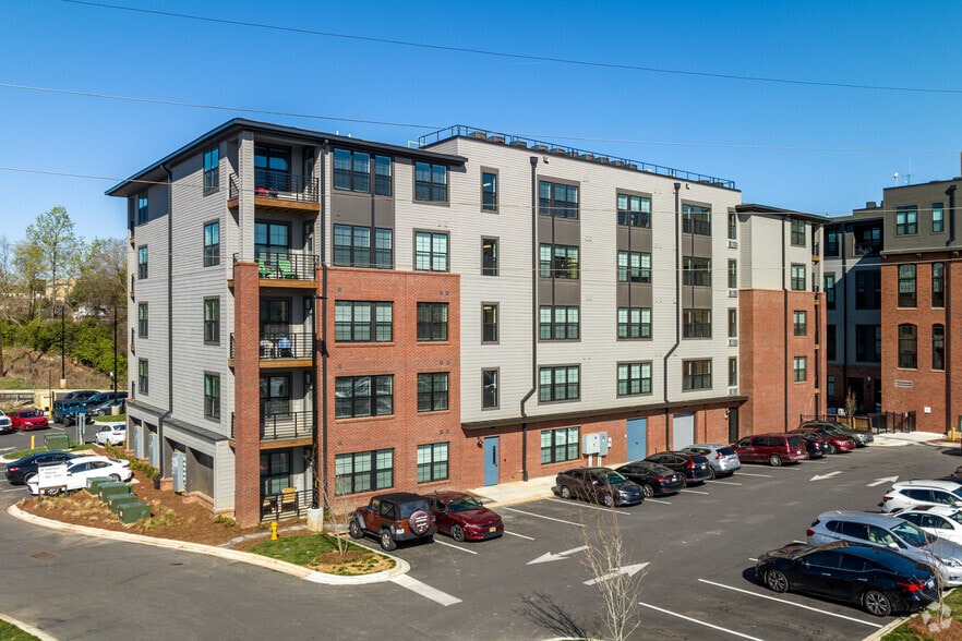 More Photos Of 96 E Catawba St, Belmont Apartments For Lease