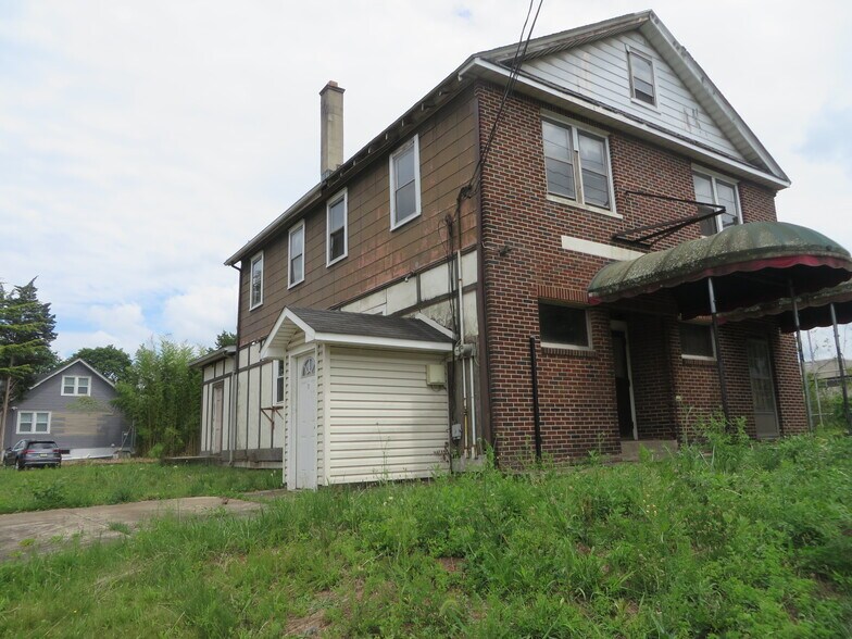 More Photos Of 76 1st Ave, Raritan Storefront Retail Residential For Sale