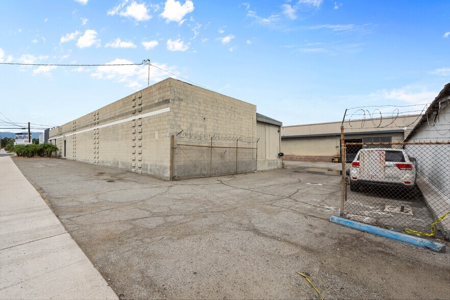 More Photos Of 491 W Rialto Ave, Rialto Manufacturing For Sale