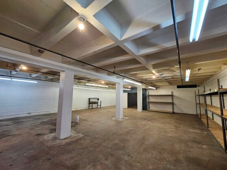 More Photos Of 718 Gladys Ave, Los Angeles Warehouse For Lease